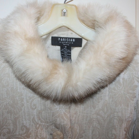 HOST PICK Parisian beige tapestry print fur collar - Picture 5 of 7